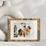 Cartão De Festividades Natal Moderno Boho Verde Botânico Duas Foto<br><div class="desc">Natal Moderno Boho Botânico Greenerescência Dois Cartão de Férias Fotográficas</div>