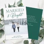 Cartão De Festividades Natal Moderno do Script Verde Brilhante Casado<br><div class="desc">Cartão de Férias de Natal Moderno com Roteiro Verde e Casado. Envie cartões de natal personalizáveis e personalizados a amigos,  colegas e familiares em cartões de estilo simples,  chic,  elegantes e modernos de design fotofestivo,  minimalista natural! Abaixo,  a caligrafia apresenta sua mensagem de saudação personalizada na tipografia moderna.</div>