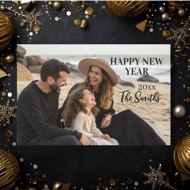 Cartão De Festividades New year Family Photo elegant  typography modern  (Criador carregado)