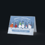 Cartão De Festividades Nome da Família Snowman de Patinação de inverno de<br><div class="desc">Este cartão de Natal moderno apresenta um grupo de homens de neve patinando com pinheiros ao fundo. Personalize com seu nome de família. Dentro é uma saudação e sua assinatura para você personalizar. Concebido pelo artista mundialmente famoso ©Tim Coffey.</div>