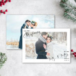Cartão De Festividades Nossa Primeira Foto de Natal Recém-Feita<br><div class="desc">Este belo e moderno Nosso Primeiro Natal Novo Cartão de Natal de Natal de Natal apresenta sua foto horizontal de casamento atrás de uma fronteira branca, com a palavra 'Natal' e 'Sr. & Sra.' em uma tipografia moderna escrita escrita à mão. Permite seu novo nome de casado, assim como a...</div>