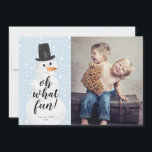 Cartão De Festividades Oh Que Foto Divertida De Feriado De Neve<br><div class="desc">Espalhe alegria este ano com um cartão com fotos de férias único e caprichoso que diz "oh que divertido" numa letra com estilo caligráfico e um boneco de neve pintado à mão com um fundo de neve. Vem com um padrão correspondente no verso. Você pode adicionar uma foto ou texto...</div>