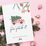 Cartão De Festividades Onde Você Estaciona A Árvore De Natal Rosa Van<br><div class="desc">Celebre a época mágica e festiva de férias com o nosso cartão de feriado. O design apresenta a nossa design de tipografia "Home Is Where You Park" com uma cinzenta rosa divertida que reproduz o carregando de van de época numa árvore de Natal. Vestido e ornamento de Natal adicionam um...</div>