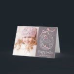 Cartão De Festividades Ovo de Páscoa Whimsical | Foto do Felz pascoa roxo<br><div class="desc">Enviar saudações de Páscoa à família e aos amigos com este cartão de Felz pascoa personalizável. Esta Páscoa fotográfica apresenta ilustração divertida e caprichosa de flores,  coelhos de Páscoa e flores. Outra cor e itens semelhantes podem ser encontrados na minha loja.</div>