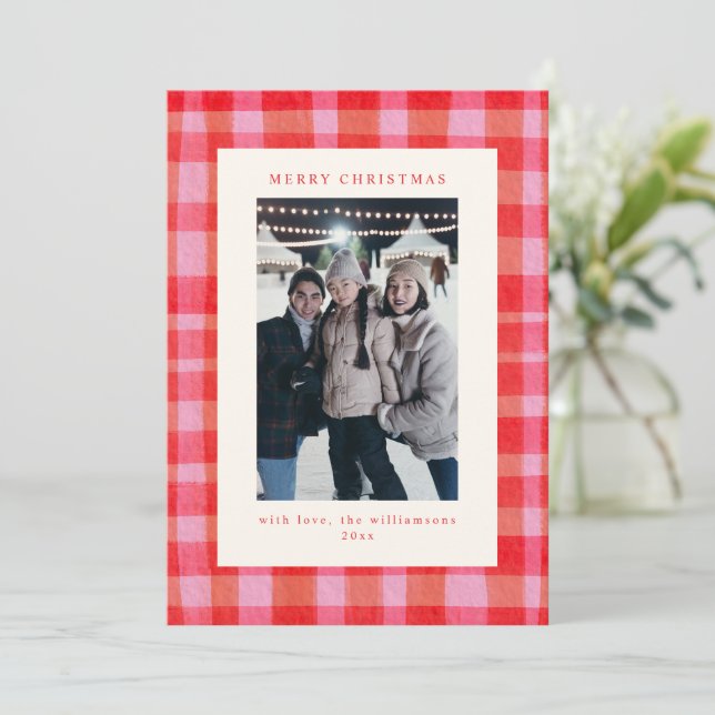 Cartão De Festividades Painterly Pink Red Plaid Christmas Photo Letter (Em pé/Frente)