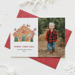 Cartão De Festividades Pão de Gengibre Festivo Foto Natal<br><div class="desc">Feliz Natal | Envie cartões de natal para a família e amigos com este cartão de Natal personalizável. Ele apresenta uma casa de pão de gengibre decorada com canas doces, hortelões, doces e muito mais. Personalize adicionando seus detalhes. Este cartão fotográfico de Natal está disponível em outros estoques de cartão....</div>