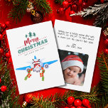 Cartão De Festividades Papais noeis caem no avião, foto, Natal engraçado<br><div class="desc">Os papais noeis caem no avião, na foto, no bolso feliz de Natal. Design apresenta uma ilustração de um avião grande com Papais noeis a colidir e a segurar nos presentes para não os perder. A saudação "Feliz Natal e Feliz ano novo sentam-se acima deles. A parte de trás da...</div>