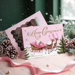 Cartão De Festividades Papais noeis de Natal cor-de-rosa feliz Seligh Rei<br><div class="desc">Celebre a magia da estação com nosso cartão de Natal cor-de-rosa dos papais noeis de natal renas do polo norte. Este cartão mágico mostra nossa cena de aquarela lindamente trabalhada apresentando um Papai Noel cor-de-rosa ao estilo retrô em seu trenó rosa, graciosamente soprando sobre uma charmosa vila do Polo Norte....</div>