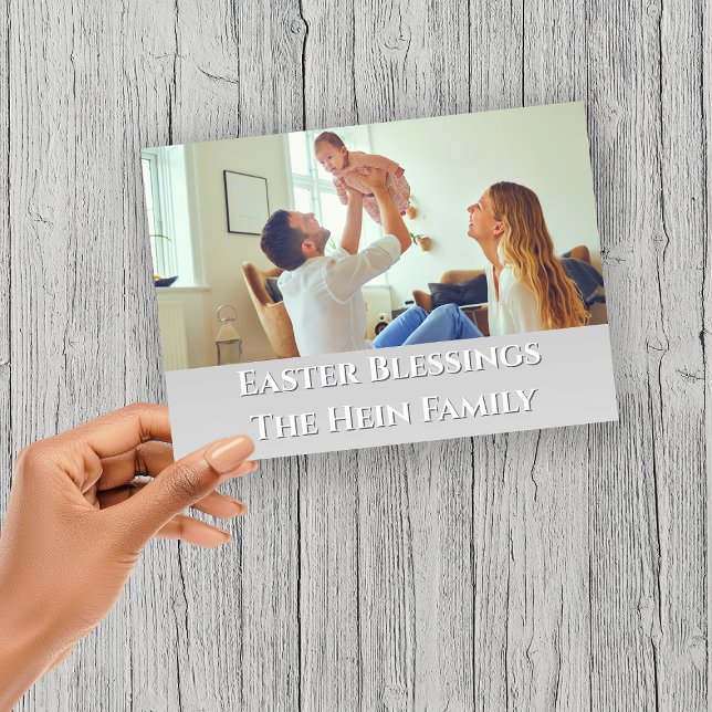 Cartão De Festividades Páscoa Benchings Cheio Família Baseada em Foto Rox (Easter Blessings Full Bleed Family Photo Holiday Card)