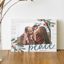 Cartão De Festividades Paz | Farmhouse Holly Photo