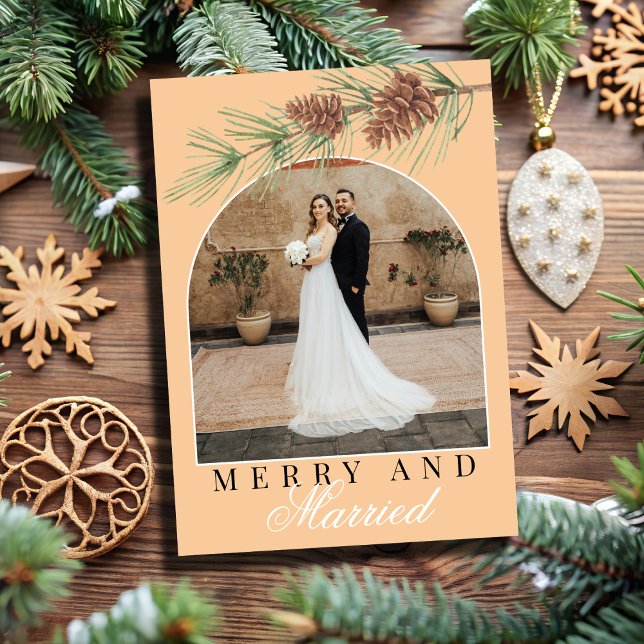 Cartão De Festividades Peach Winter Pine Merry & Married Photo Christmas (Criador carregado)