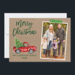 Cartão De Festividades Pincel de Pincel de Fita de artesanato Script Kraf<br><div class="desc">Roteiro Moderno de Pincel Watercolor Vintage Red Truck com Árvore de Natal Cartão de Férias da Família Feliz de Natal - Papel Rustic Kraft,  Fita Verde de Artesanato em Floco de Neve</div>