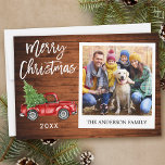 Cartão De Festividades Pincel Script Truck Instant Photo Wood Natal<br><div class="desc">Roteiro de Pincel Moderno,  Caminhão Vermelho Vintage com Watercolor com Árvore de Natal,  Estilo de Câmera Instantânea Foto Feliz Cartão de Natal - Madeira Rústica</div>