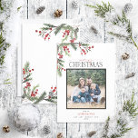 Cartão De Festividades Pine Berry Feliz Natal Feriado Ca<br><div class="desc">Apresentando nosso Cartão de Férias de Natal Feliz de Pine Berry! Esta bela carta apresenta a sua foto de família favorita, com Feliz Natal em uma caligrafia popular escrita à mão e duo de fontes serif. É embelezado por botânicos de cor d'água pintados, festivos, com pintura manual, de pinheiro e...</div>