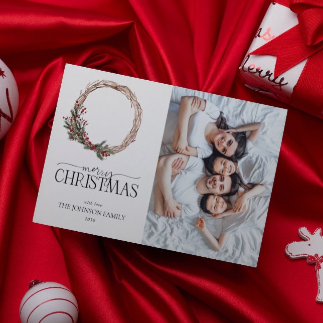 Cartão De Festividades Pine Berry Wreath Feliz Natal - Photo Hol (To spread some cheer this year, here's a special Christmas card for you all to enjoy!)