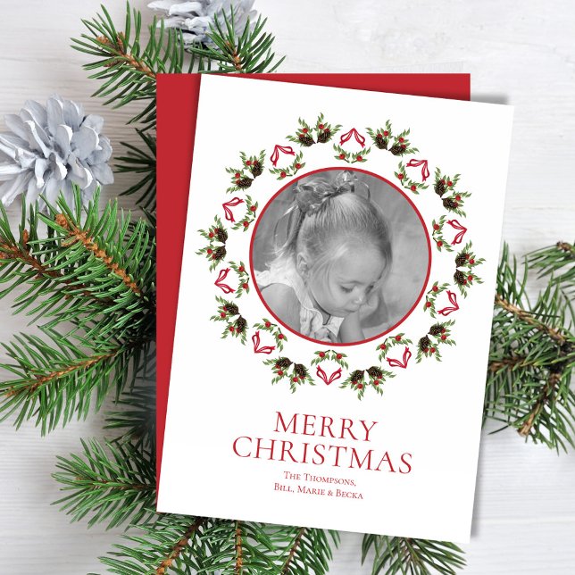 Cartão De Festividades Pinecone Holly Mandala Greenery 1 Foto (Christmas red and green foliage photo card template. )