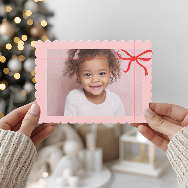Cartão De Festividades Pink Scallop Photo Christmas with Red Bow  (Criador carregado)