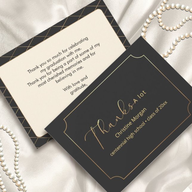 Cartão De Festividades Placa de férias plana romântica do Ornamentado Ele (#graduationthankyoucard #vintage #handlettered #script #blackandgold )
