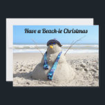 Cartão De Festividades Placa de Natal em Praia - Snowman - escultura plan<br><div class="desc">Cartão de Natal de Praia - Escultura de Pé-Neve Minhas sobrinhas, amigo, e descobri que escultura de areia não é tarefa fácil! Mesmo algo tão simples! Mas estamos muito felizes com nosso boneco de neve. Parabéns às pessoas que saem e fazem obras de arte com a areia! Eu te saúdo!...</div>