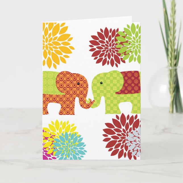 Cartão De Festividades Pretty Elephants in Love Holding Trunks Flowers (Frente)