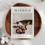 Cartão De Festividades Primeiro Natal Casado Foto de Natal Moderno<br><div class="desc">Cartão de Férias de Natal Moderno Casado de Primeiro Natal</div>