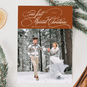 Cartão De Festividades Primeiro Natal Casado Foto Recém-casada Terracotta