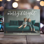 Cartão De Festividades Que seus dias sejam felizes e brilhantes - foto ho<br><div class="desc">Use uma foto com o assunto de preferência na direção superior. Uma fonte de script faz disso um olhar caprichoso para um cartão de Natal não tradicional. Faça uma saudação de Natal alegre e exclusiva com uma tendência e um padrão de riscas alegres nas costas.</div>