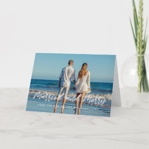 Cartão De Festividades Recém-casados com fontes brancas e Felizes