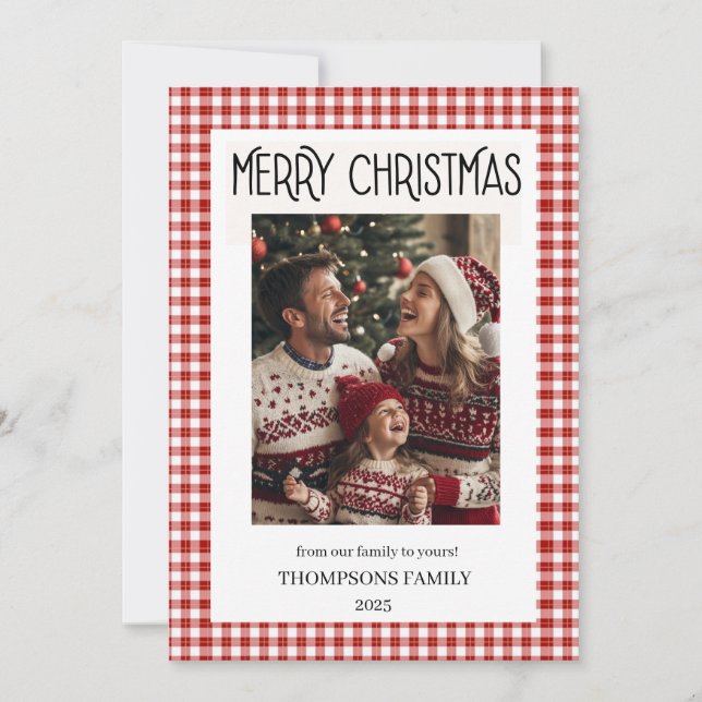 Cartão De Festividades Red Gingham Holiday Family Photo Card (Frente)