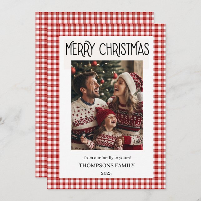 Cartão De Festividades Red Gingham Holiday Family Photo Card (Frente/Verso)