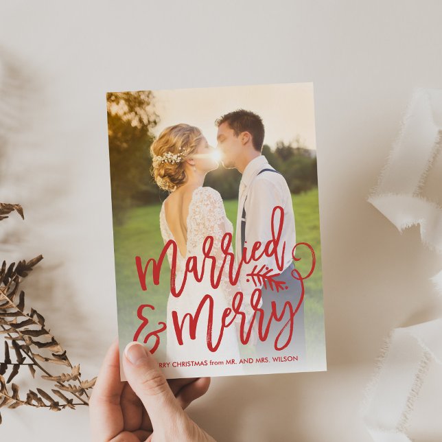 Cartão De Festividades Red Married and Merry Chic Script Full Photo (Criador carregado)