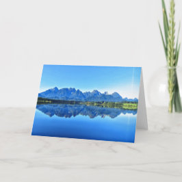 Cartão De Festividades Reflexo do Lago Surreal