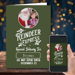 Cartão De Festividades Reindeer Express Kid Name & Photo Christmas<br><div class="desc">Adicione aos Papais noeis mágicos nesta temporada de férias com este cartão de saudação de Natal verde e branco. Perfeito para um vale-presente ou vale-presente, este cartão-dobra contém o texto "Reindeer Express" e permite a adição do nome e da foto do seu menino ou menina! Este cartão faz uma maravilhosa...</div>