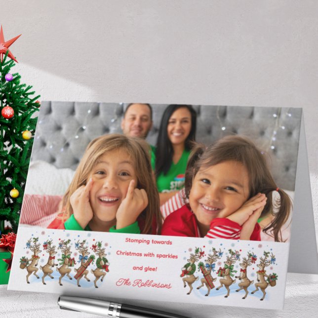 Cartão De Festividades Reindeers de Stomping para Diversão de Fotografia (Criador carregado)