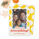 Cartão De Festividades Retro Dots Happy All Na moda Divertir Foto<br><div class="desc">Celebre a temporada com o nosso cartão de feriado dos Pontos Retro Feliz Tudo! Este na moda,  design divertido apresenta pontos amarelos coloridos e um lugar para sua foto favorita,  fazer a maneira perfeita de espalhar alegria festiva.</div>