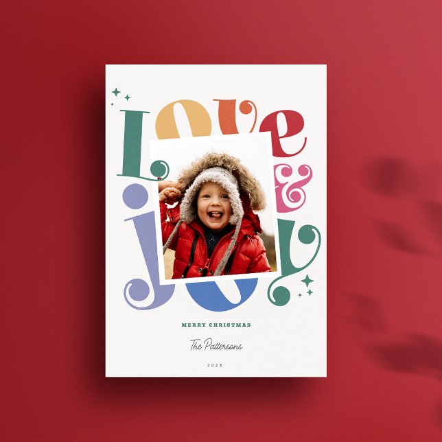 Cartão De Festividades Retro Rainbow Love e Joy 1 foto Natal (Custom Love and Joy Colorful  modern rainbow 1 photo holiday card shown on a bright red background)