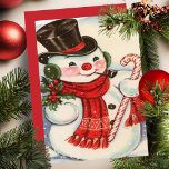 Cartão De Festividades Retro Vintage Snowman no melhor Natal personalizad<br><div class="desc">Esta adorável carta de natais vintages do século médio mostra um boneco de neve vestindo um cachecol vermelho e um chapéu preto enquanto segurava um sorvete de maleta em uma mão uma cana doce na outra. Personalize personalizando a mensagem no verso e/ou adicionando seus nomes.</div>
