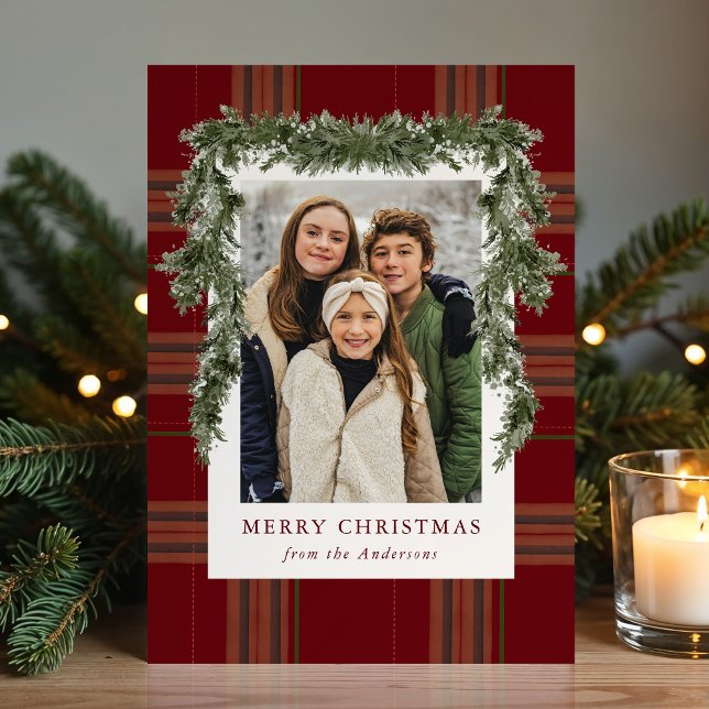 Cartão De Festividades Rustic Burgundy Plaid Greenery Christmas Photo (Criador carregado)