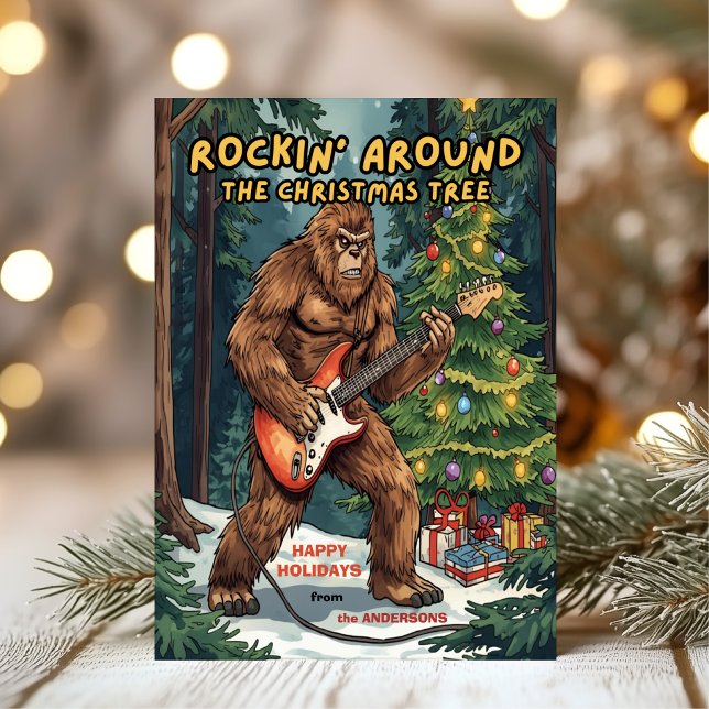 Cartão De Festividades Sasquatch Rockin’ Around the Christmas Tree  (Criador carregado)