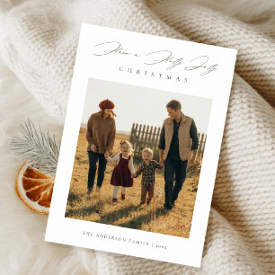 Cartão De Festividades Script tem uma foto da família de Natal Holly Joll