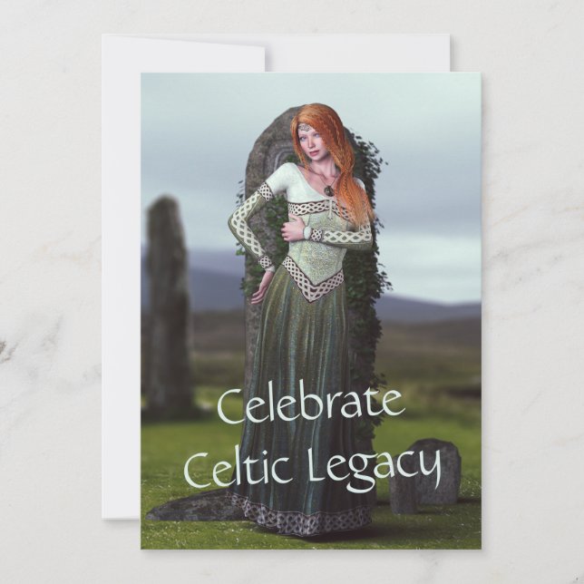 Cartão De Festividades Senhora Céltica em Frente às Pedras Antigas (Frente)