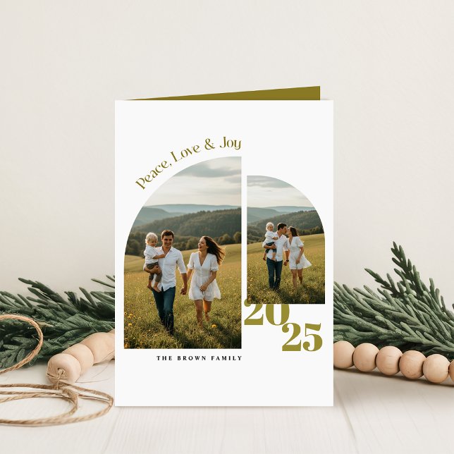 Cartão De Festividades Simple Olive Green Arch Family Photo Christmas (Criador carregado)