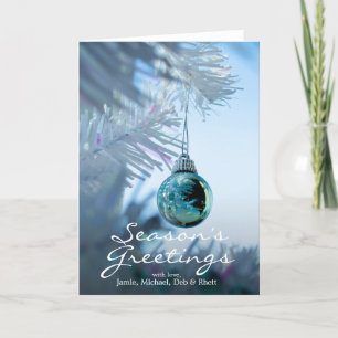 Cartão De Festividades Small reflective blue bauble on white Christmas