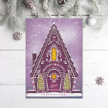 Cartão De Festividades Snowy Gingercake House Purple Não Foto<br><div class="desc">Ilustração original de uma casa de pão de neve com biscoitos e detalhes reais de gelo. Saudação editável; adicione sua própria mensagem ou foto ao verso.</div>