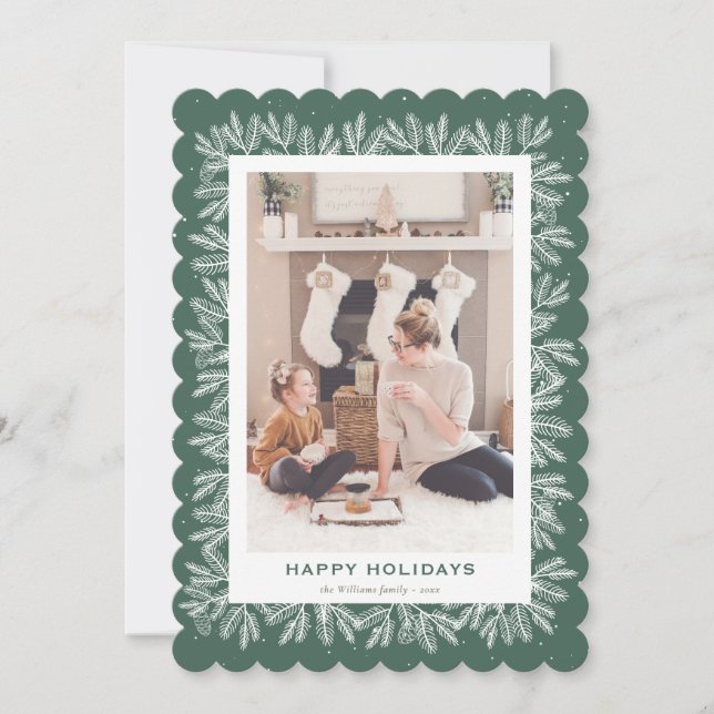 Cartão De Festividades Snowy Tree Cones Green Family Foto (Frente)
