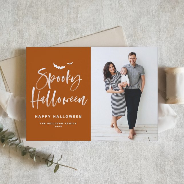 Cartão De Festividades Spookeen Halloween Brush Lettering Orange Photo (Send Halloween cheer with this photo card featuring bold script and a warm autumn color palette.)