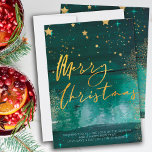 Cartão De Festividades Starry Winter Night Felry Christmas Green Dourado<br><div class="desc">Noite de inverno estrelado Cartão de Natal feliz com uma caligrafia elegante com script de ouro. Este chic e a design moderna combinam traços de pincel de aquarela verde, estrelas de ouro, brilho de luz estelar, poeira de ouro e uma floresta nebulosa. Está escrito à mão com Feliz Natal e...</div>