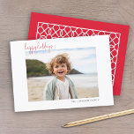 Cartão De Festividades Texto de Natal Horizontal Mínimo Feliz<br><div class="desc">Use uma foto e faça uma saudação de Natal alegre única e moderna com um padrão simples no verso. Se precisar mover alguma coisa,  clique no botão personalizar para fazer alterações.</div>