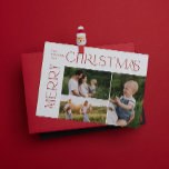 Cartão De Festividades Tipografia Vermelha Fotográfica de Natal Moderno 3<br><div class="desc">Esta é a estação para ser alegre! Nesta temporada de festas, torne as celebrações da sua família muito especiais com este incrível e moderno e festivo Cartão de Feriado de Tipografia Vermelha Foto. A maneira perfeita de enviar seu amor e desejos calorosos aos amigos e à família nesta estação festiva,...</div>