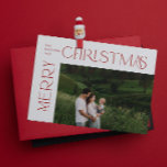 Cartão De Festividades Tipografia Vermelha Moderna de Feliz Natal<br><div class="desc">Esta é a estação para ser alegre! Nesta temporada de festas, torne as celebrações da sua família muito especiais com este impressionante e moderno e festivo Cartão de Férias de Natal Red Typografia. A maneira perfeita de enviar seu amor e desejos calorosos aos amigos e à família nesta estação festiva,...</div>